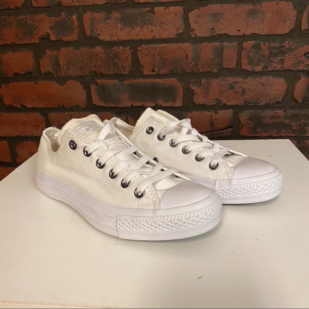 Unused Converse